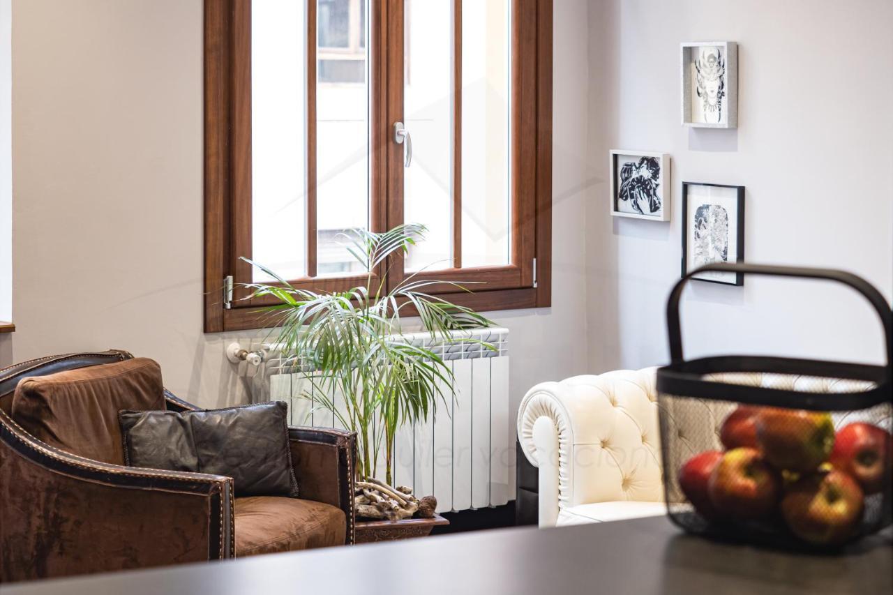 Chambre Noir Apartamento Oviedo Dış mekan fotoğraf